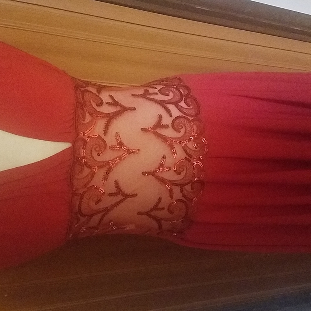 BEATRICE BACKLESS RED DRESS - Picture 3 of 6